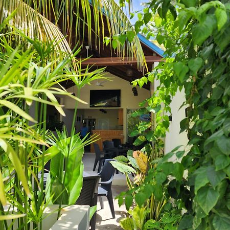 Dhigurah Dhonveli Boutique Hotel Exterior photo