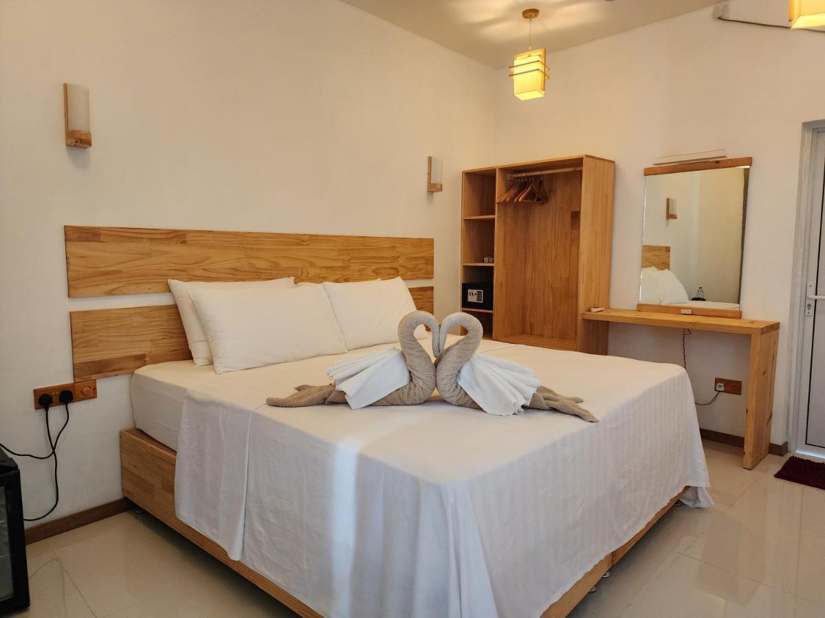 Dhigurah Dhonveli Boutique Hotel Exterior photo