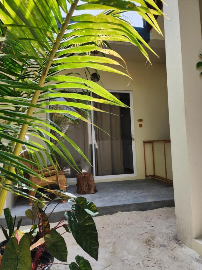 Dhigurah Dhonveli Boutique Hotel Exterior photo