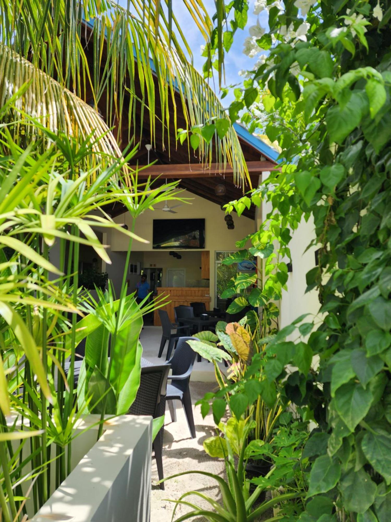 Dhigurah Dhonveli Boutique Hotel Exterior photo